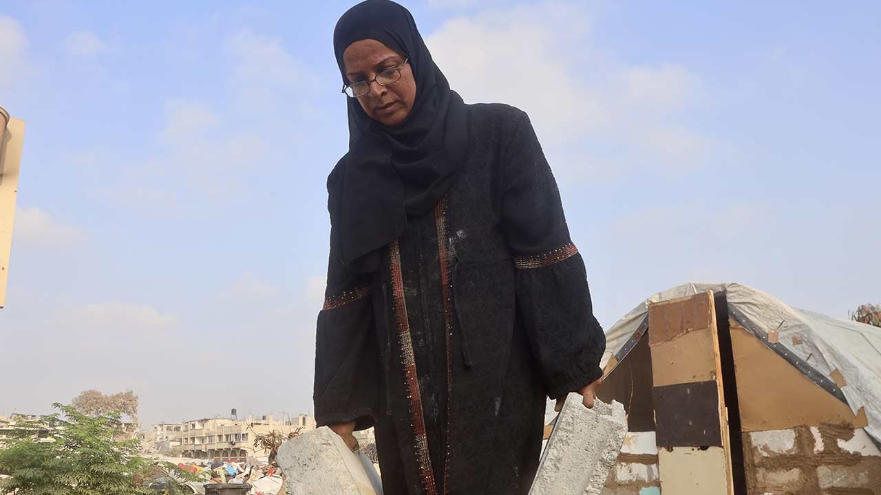 Foto - Han Yunus küllerinden doğuyor