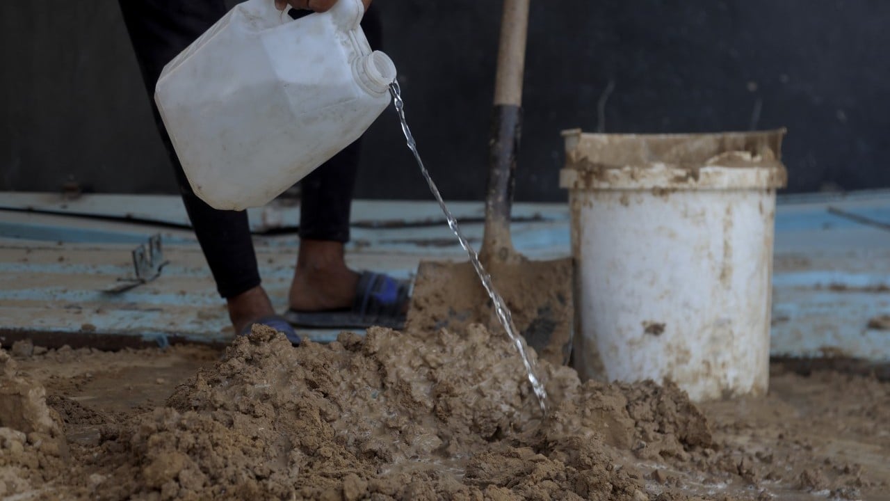 Foto - Han Yunus küllerinden doğuyor
