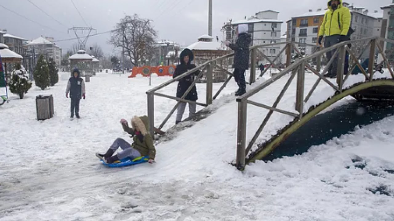 Foto - Hangi ilde okullar tatil? Yarın okullar tatil mi? İşte kar tatili yapılan il ve ilçelerin listesi