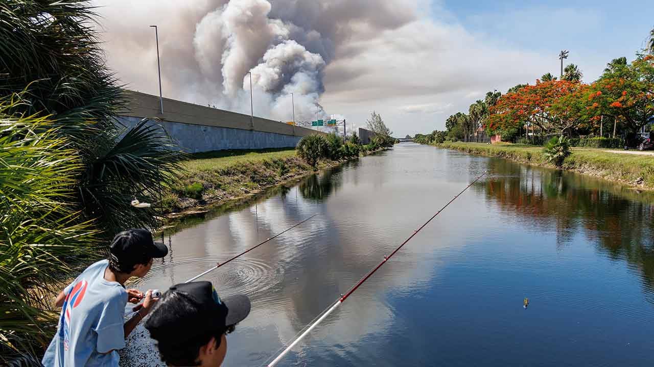 Foto - Hani çok ama çok güçlülerdi! Florida yanıyor, süper güç çaresiz