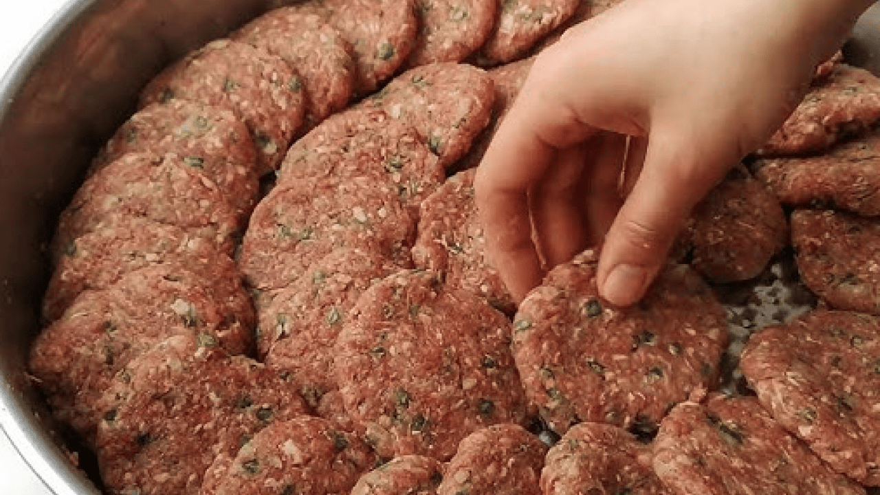 Foto - Harç hazırlama ve pişirmedeki küçük detaylar... Köfteyi sertleştiren 3 hata