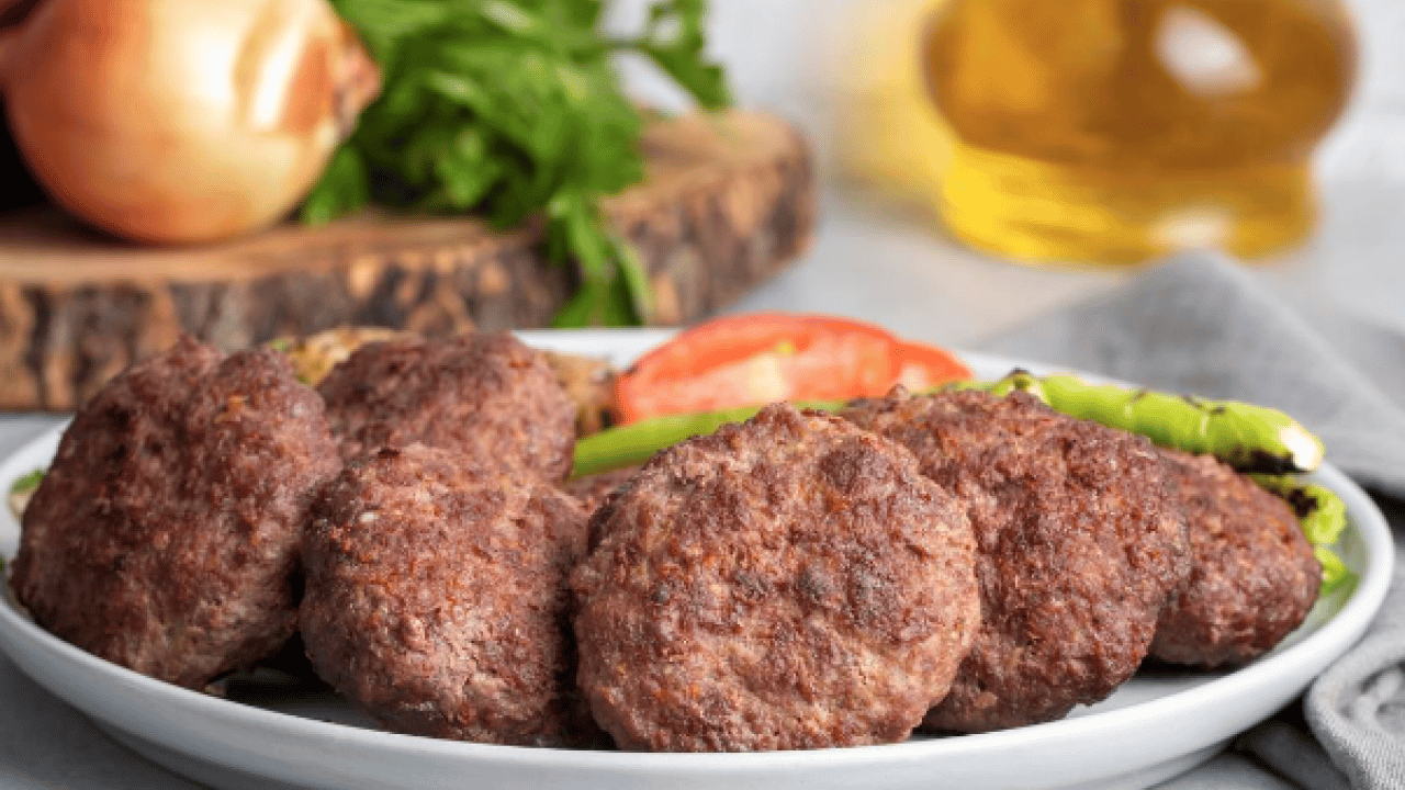 Foto - Harç hazırlama ve pişirmedeki küçük detaylar... Köfteyi sertleştiren 3 hata