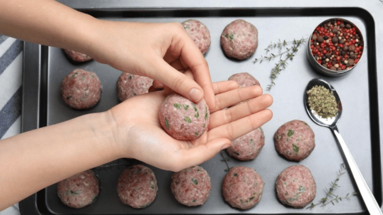 Foto - Harç hazırlama ve pişirmedeki küçük detaylar... Köfteyi sertleştiren 3 hata