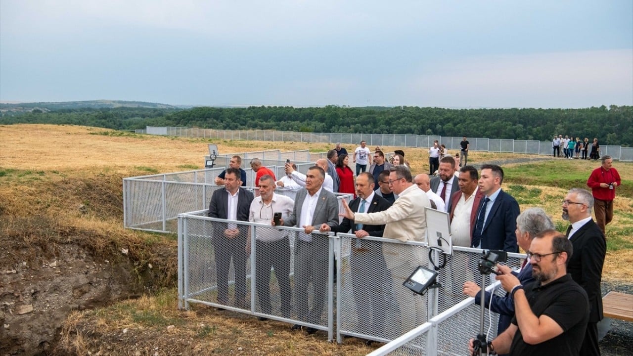 Foto - Harşova Kalesi'nin rehber sistemine ziyaretçiler için Türkçe seçeneği eklendi