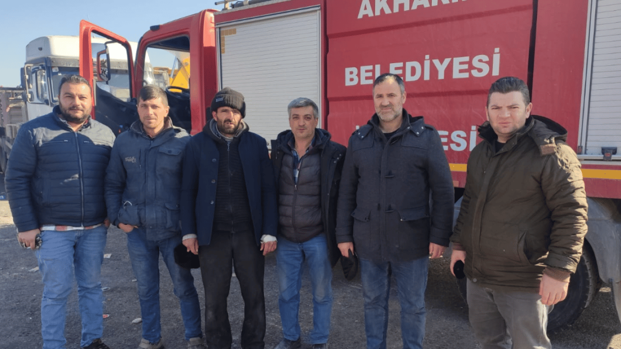 Foto - Hasan Arslan’dan Özgür Özel’e sert tepki: Lafla değil, listeyle konuşuyoruz