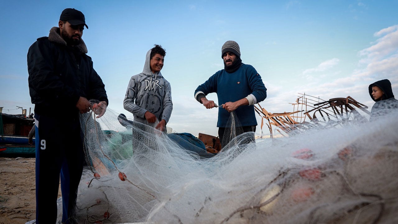 Foto - Hasarlı ağlarla açlığa direniyorlar! Gazze’de deniz bile yaralı