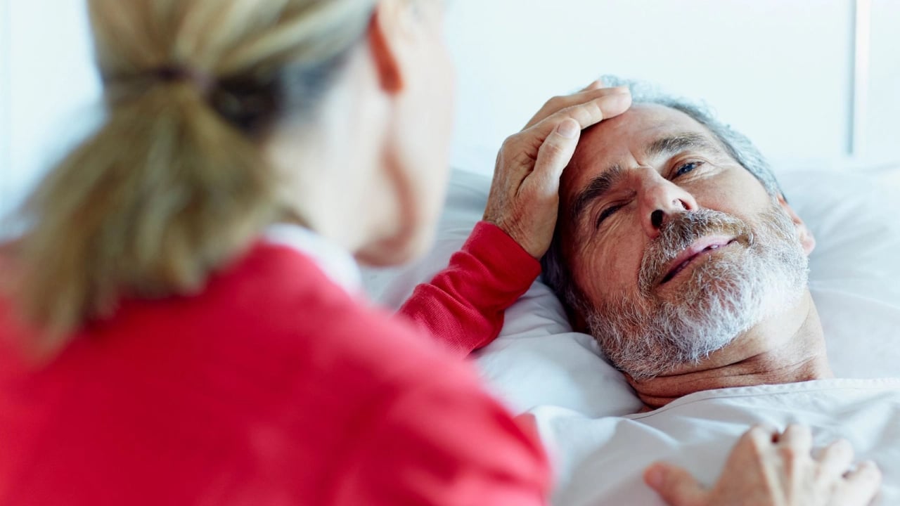 Foto - Hastalık hastasına asla söylenmemesi gereken 3 cümle: Yarardan çok zarar vermeyin!