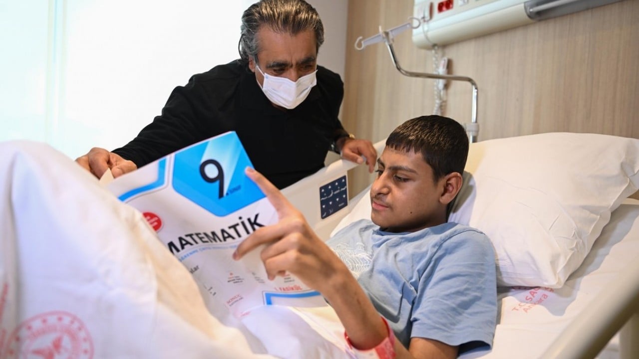 Foto - Hastane odasında yılmadan çalıştı! Lösemili öğrenci LGS maratonundan zaferle çıktı