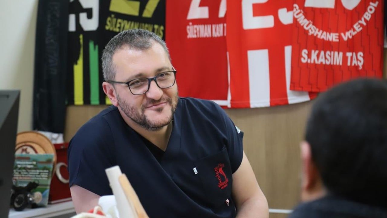 Foto - Hastaneden randevu alamadı! Doktora taşlama şiir yazdı