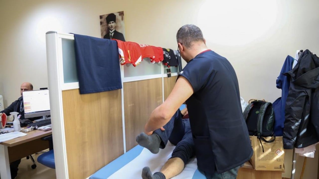 Foto - Hastaneden randevu alamadı! Doktora taşlama şiir yazdı