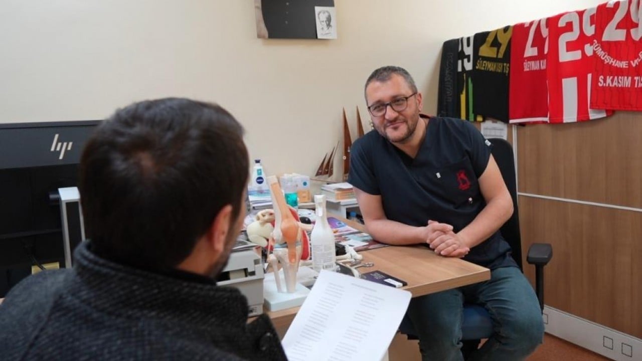 Foto - Hastaneden randevu alamadı! Doktora taşlama şiir yazdı