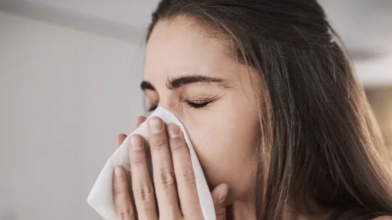 Hastaneye gitmenize gerek kalmayacak! Burun akıntısından kurtulmanın doğal yolu