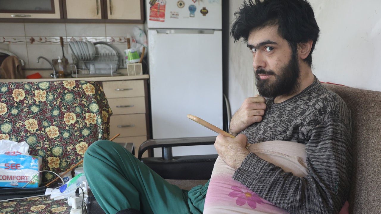 Foto - Hatay’da yürek burkan hikaye! 3 yıldır evden çıkmıyor sadece telefonla yaşıyor