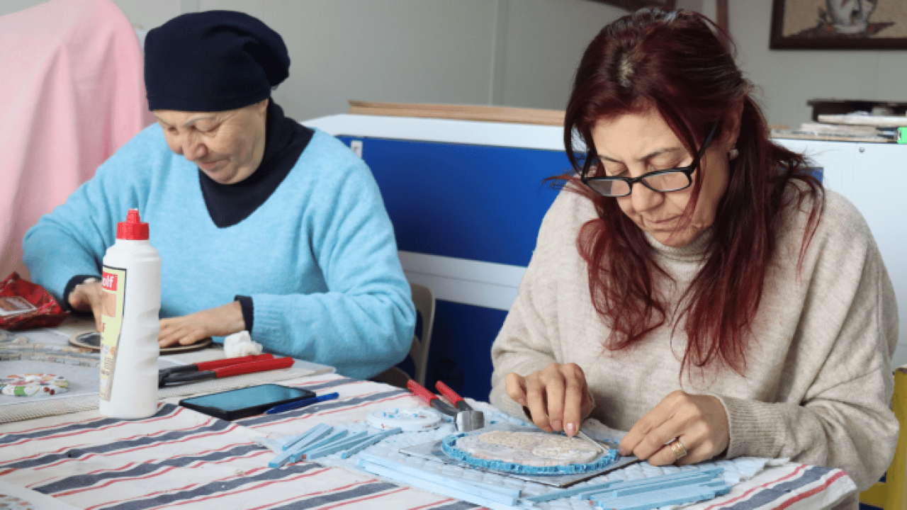 Hatay’ın mozaikleri Avrupa yolunda! Depremin izlerini mozaikle siliyorlar: Atık malzemeler sanata dönüşüyor