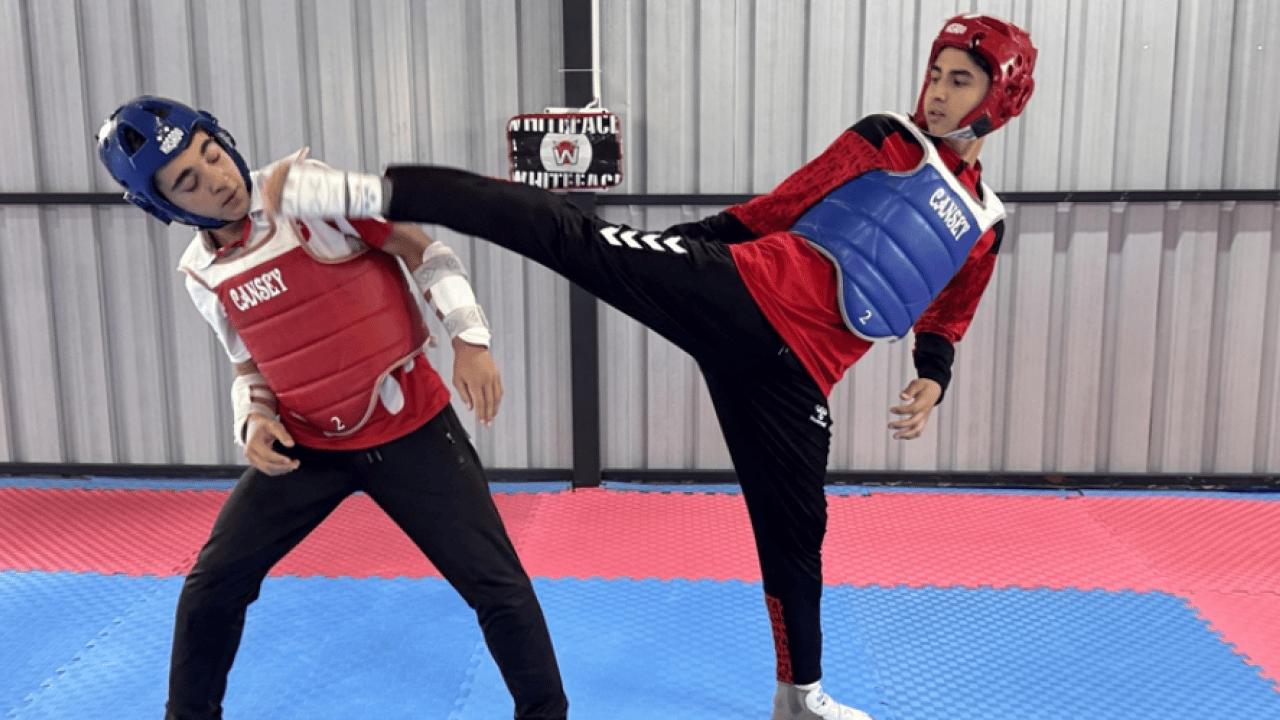 Hataylı Ahmet'in madalya sevinci! Depremde vefat eden babasına verdiği sözü tuttu! Enkaz altından milli takım kürsüsüne