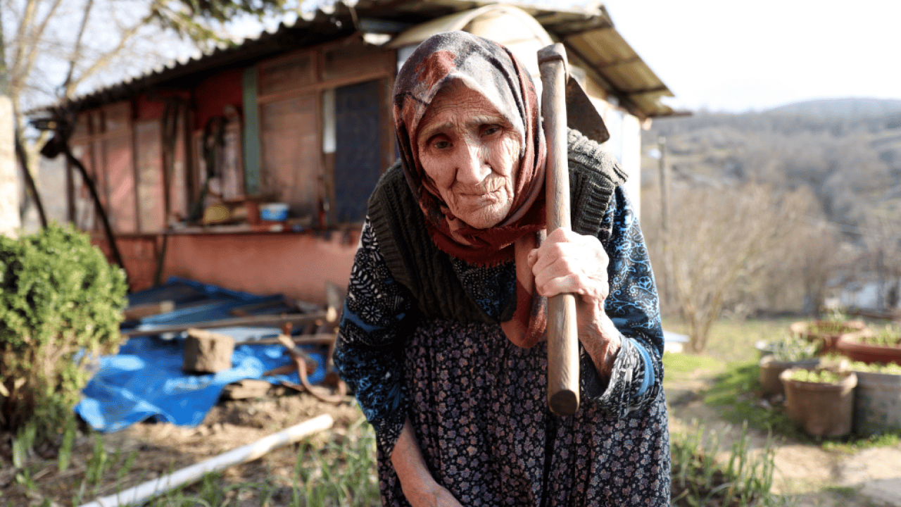 Foto - Hatice nine yaşam enerjisiyle örnek oluyor: 96 yaşında her işini kendi yapıyor 