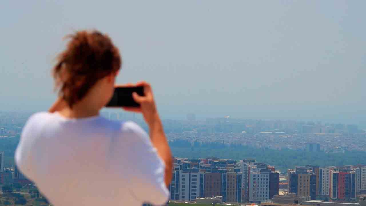 Hava 30, bıkkınlık 37 derece! Nem rekoru tatilcileri sahile döktü