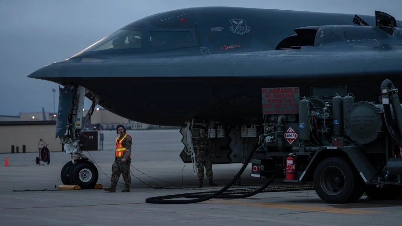 Foto - Hava üssünde Çinli casus paniği: Herkesten sır gibi saklanan savaş uçağını fotoğraflarken yakalandı