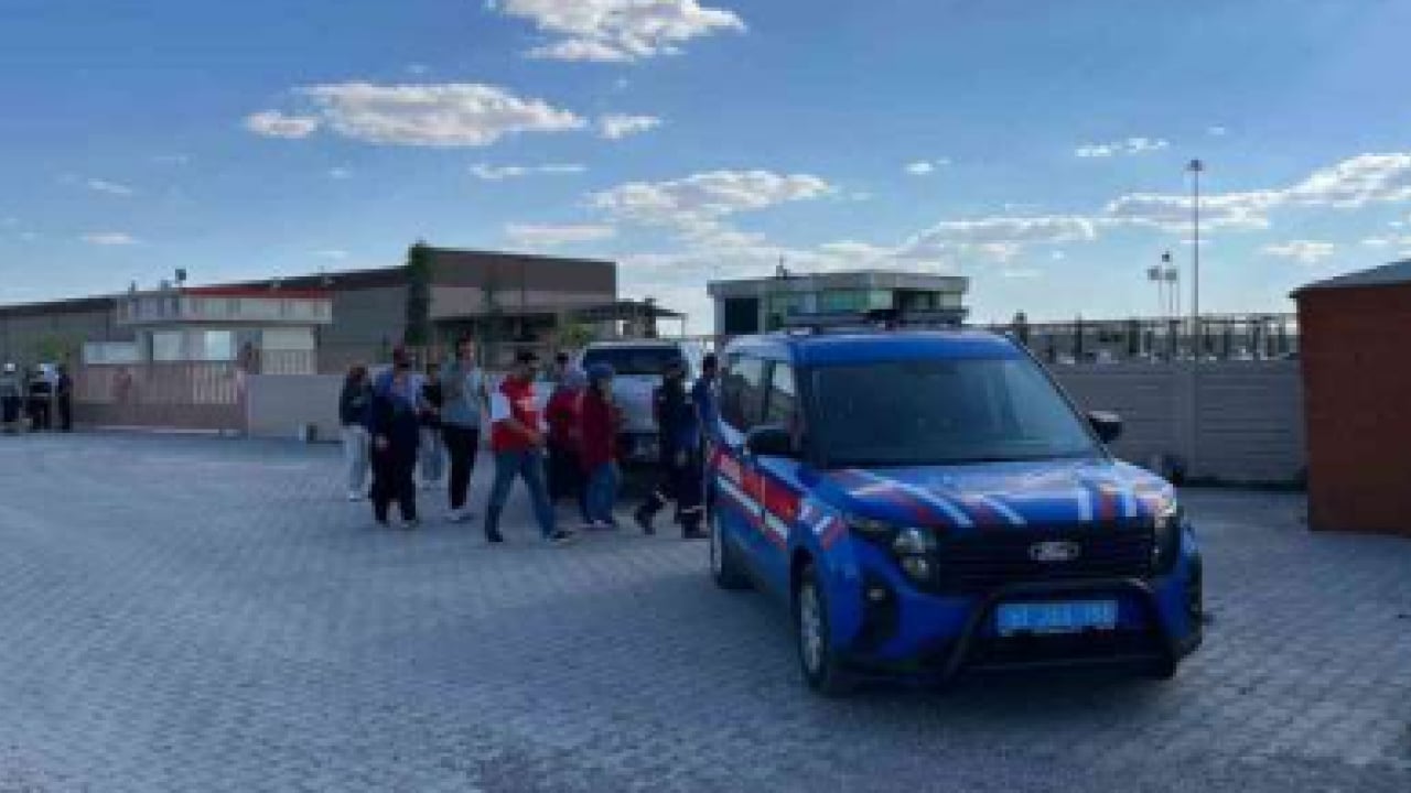 Havai fişek faciasına inceleme: Patlamada can veren işçi dualarla uğurlandı