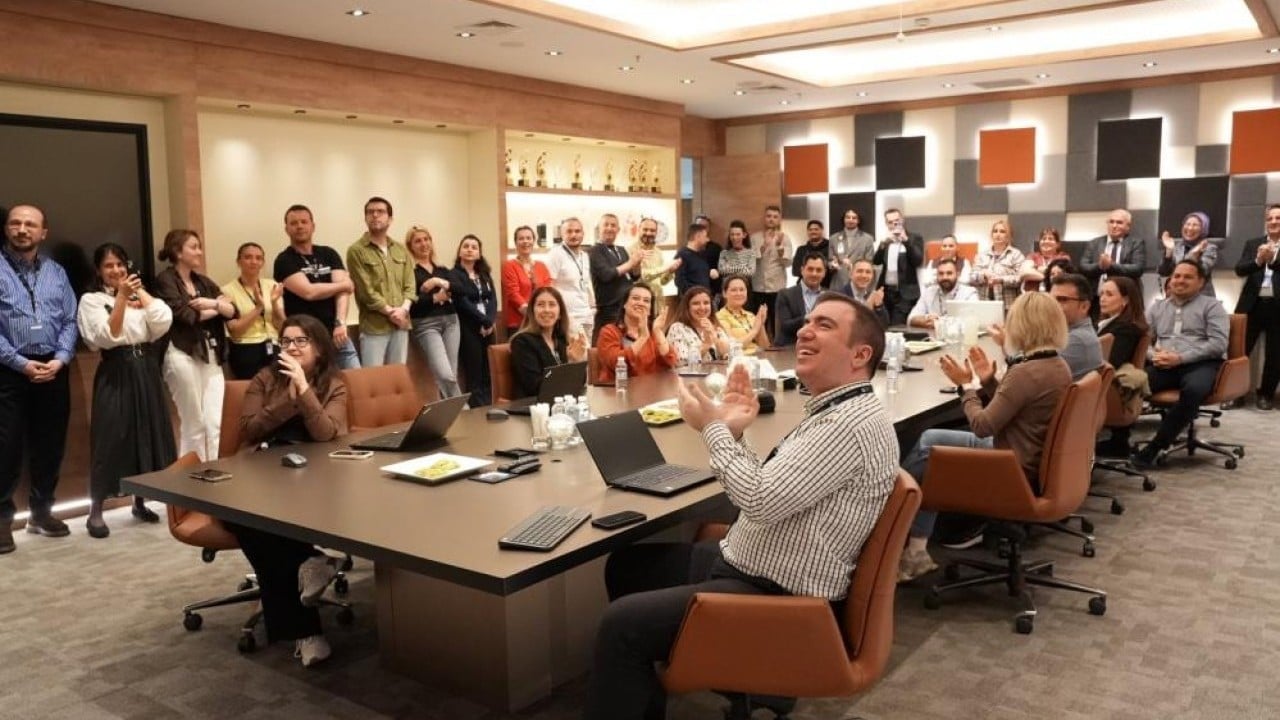 Foto - Havalimanına yılın ilk ödülü 'İnsanlık' kazandı