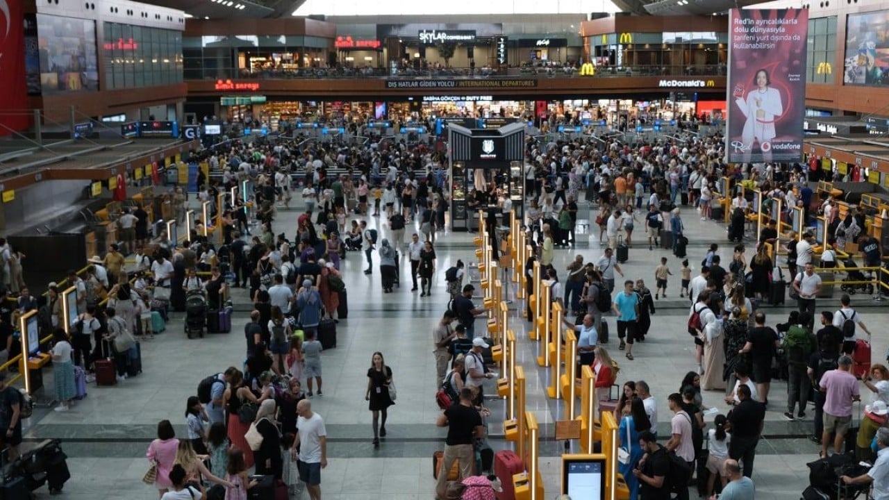Havalimanına yılın ilk ödülü 'İnsanlık' kazandı