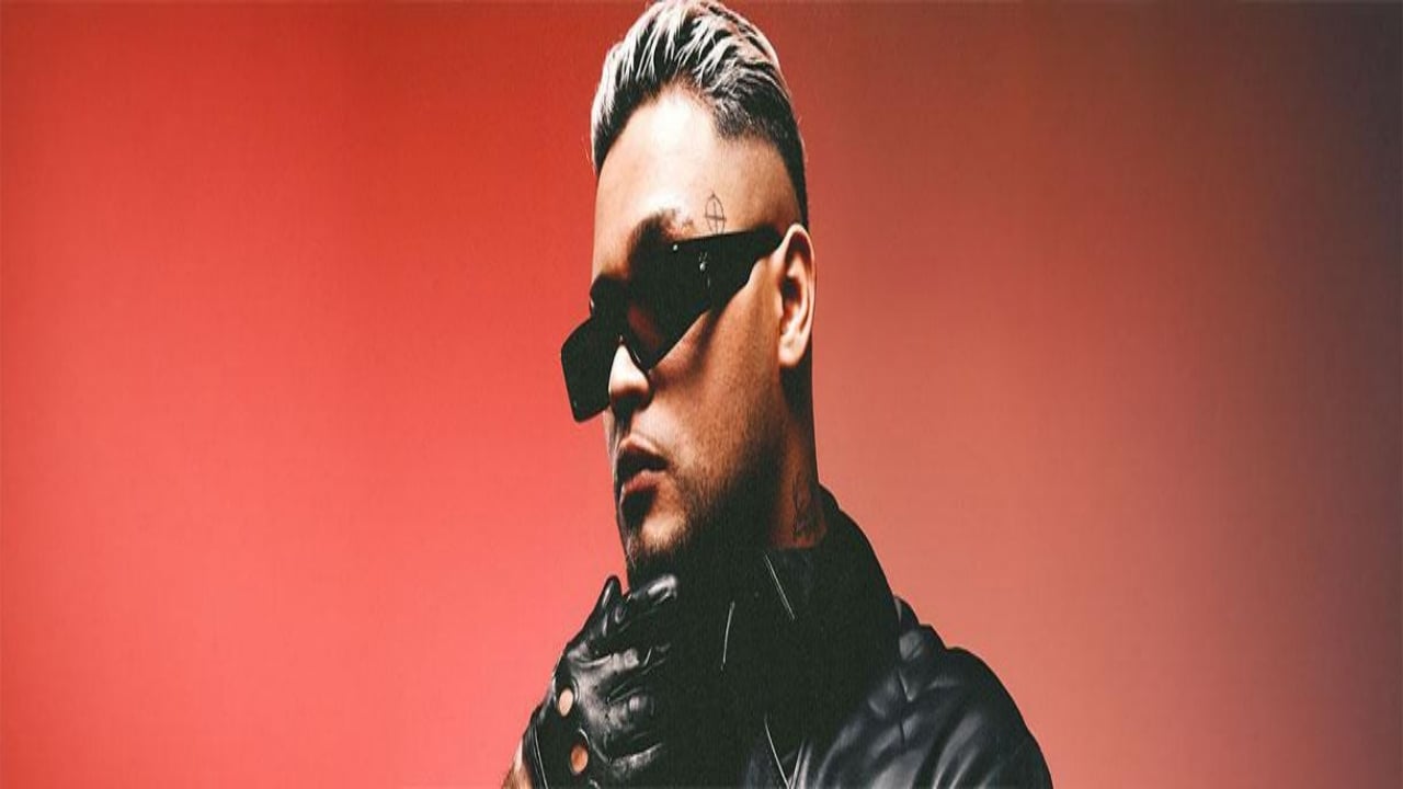 Foto - Havlayarak şarkı yapan rapçi Lvbel C5’in "namaz" çıkışı olay oldu! Herkes şaştı kaldı