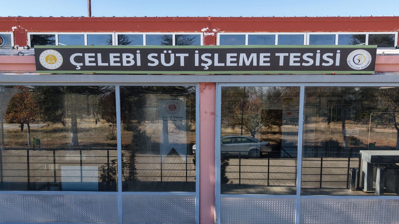 Foto - Hayata yeniden başlama hikayesi! Hükümlüler günde 20 ton süt işliyor