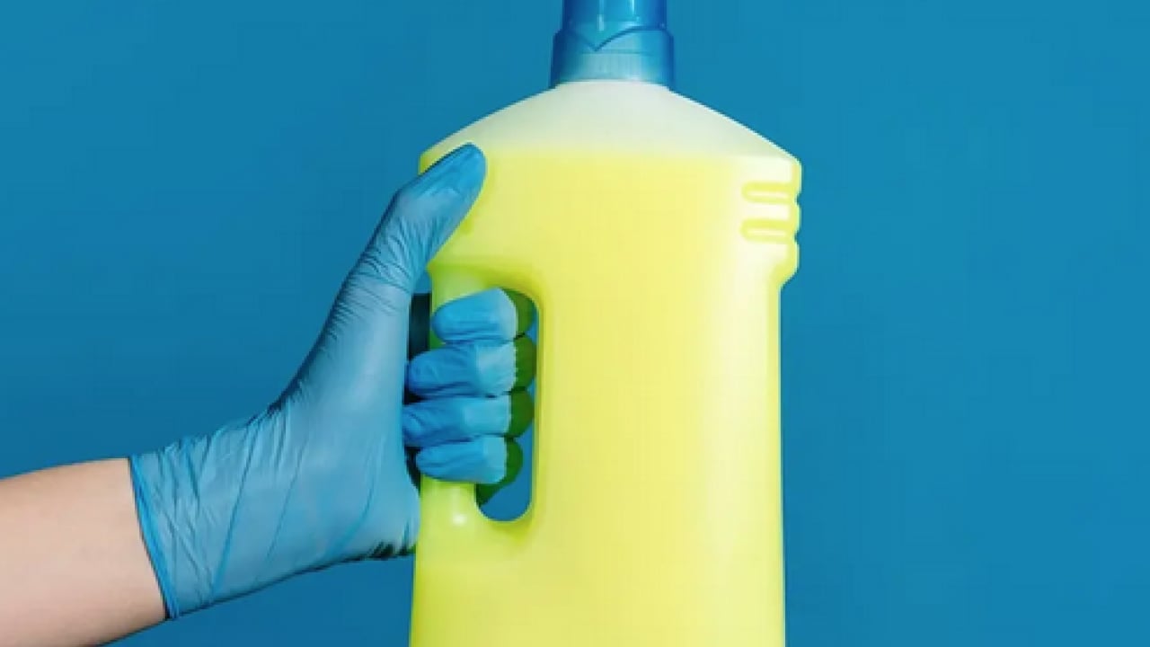 Foto - Hayati kurallar bunlar... Kimse bilmiyor! Çamaşır suyunu sıcak suyla kullanan yandı