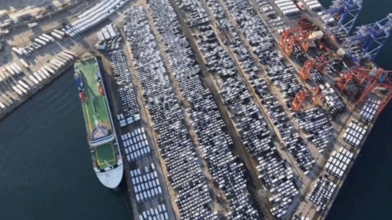 Foto - Haydarpaşa Limanı'nda iğne atsan yere düşmüyor! Binlerce sıfır araç neden bekletiliyor?