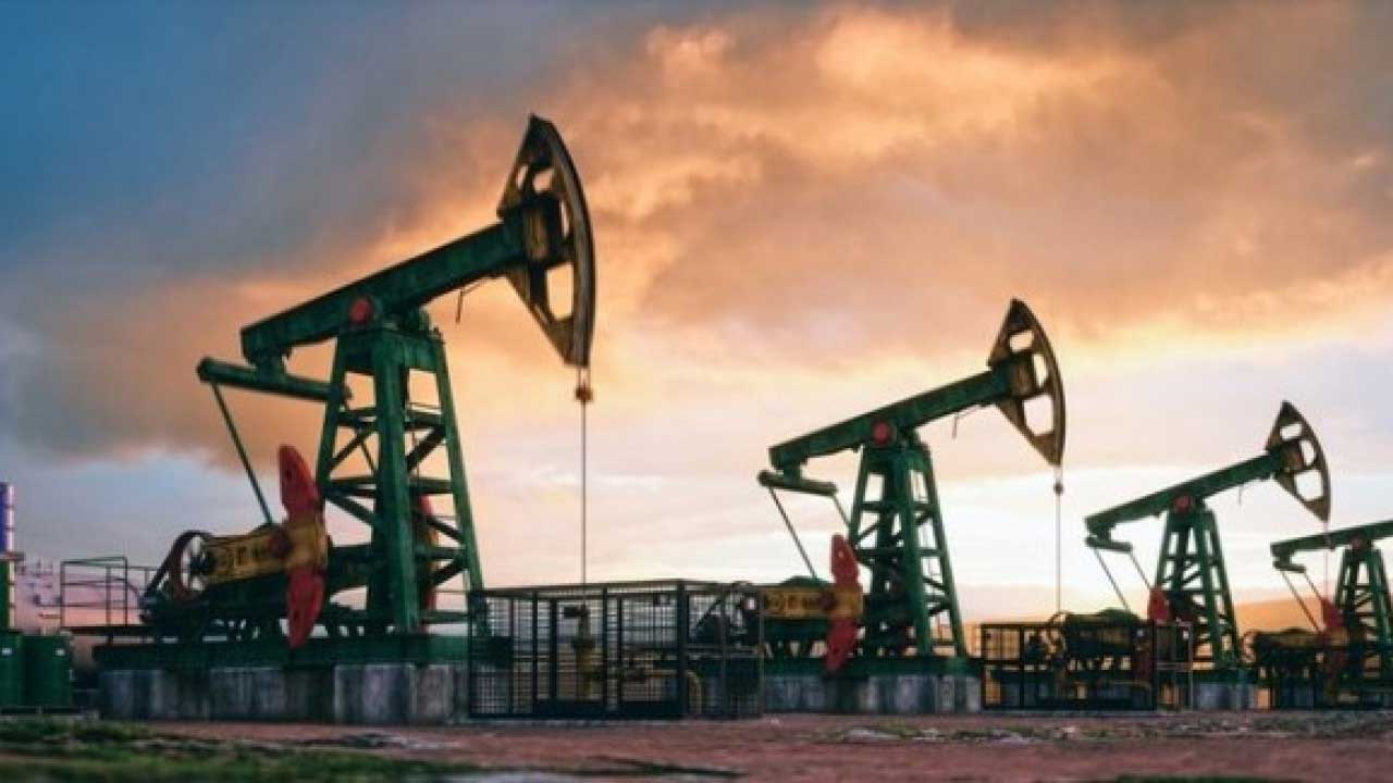 Foto - Haydut Amerika'dan petrol hamlesi