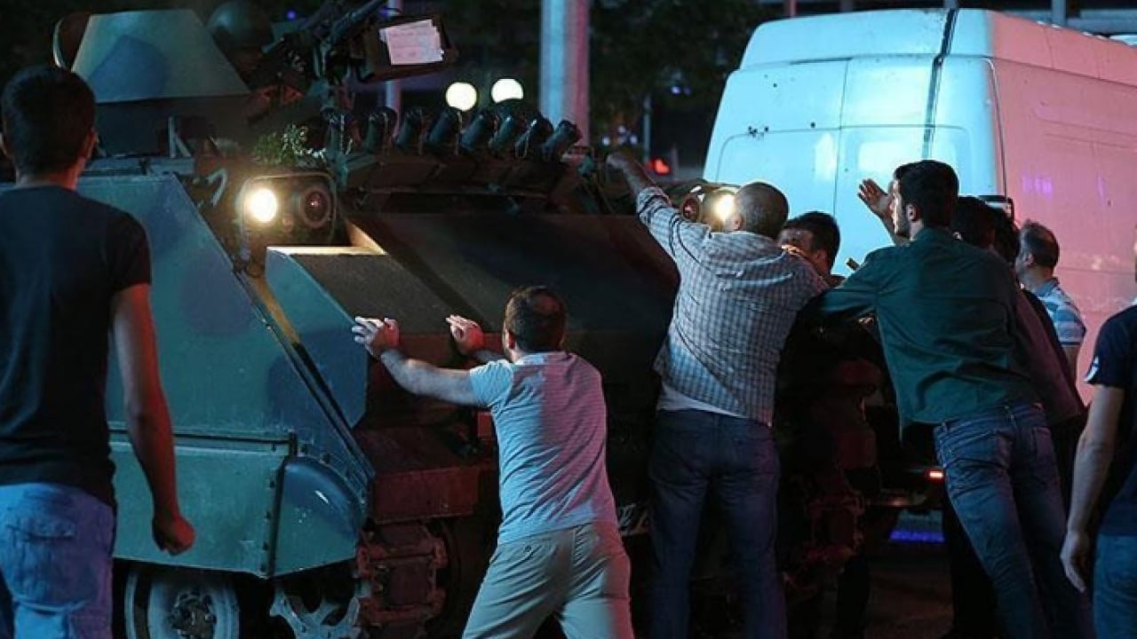 Foto - Hayri Baraçlı’nın 15 Temmuz gecesi verdiği tarihî karar: Tanklara karşı bir şehrin makineleri