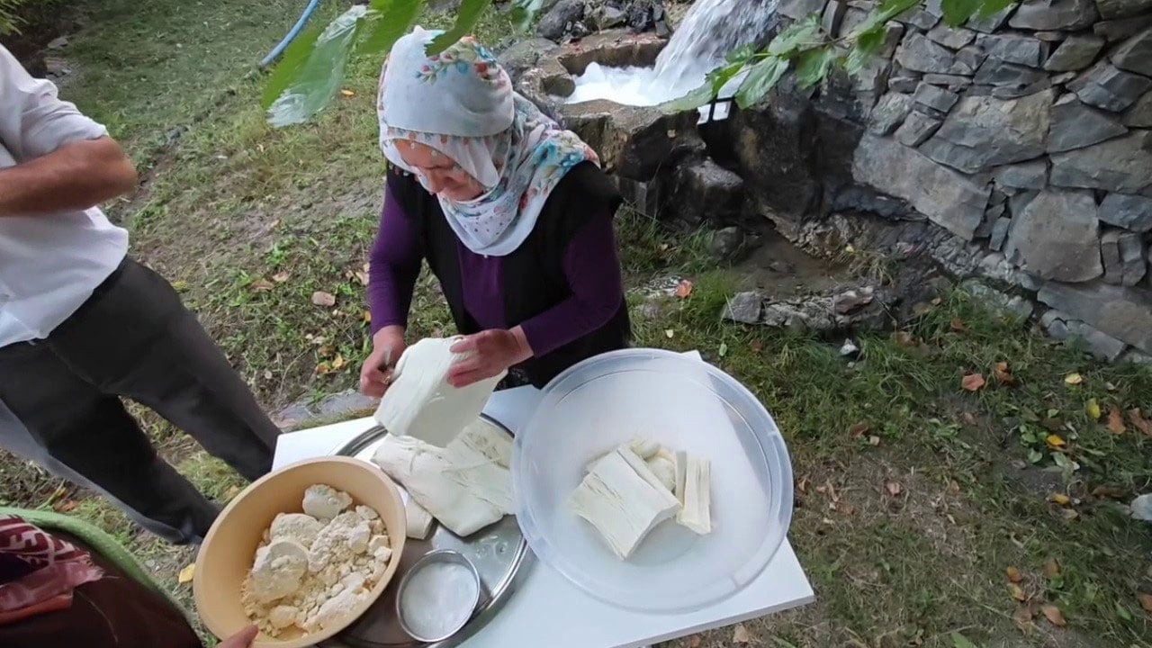 Foto - Hazırlanması 4 ay sürüyor! Bu peynir tam bir şifa kaynağı