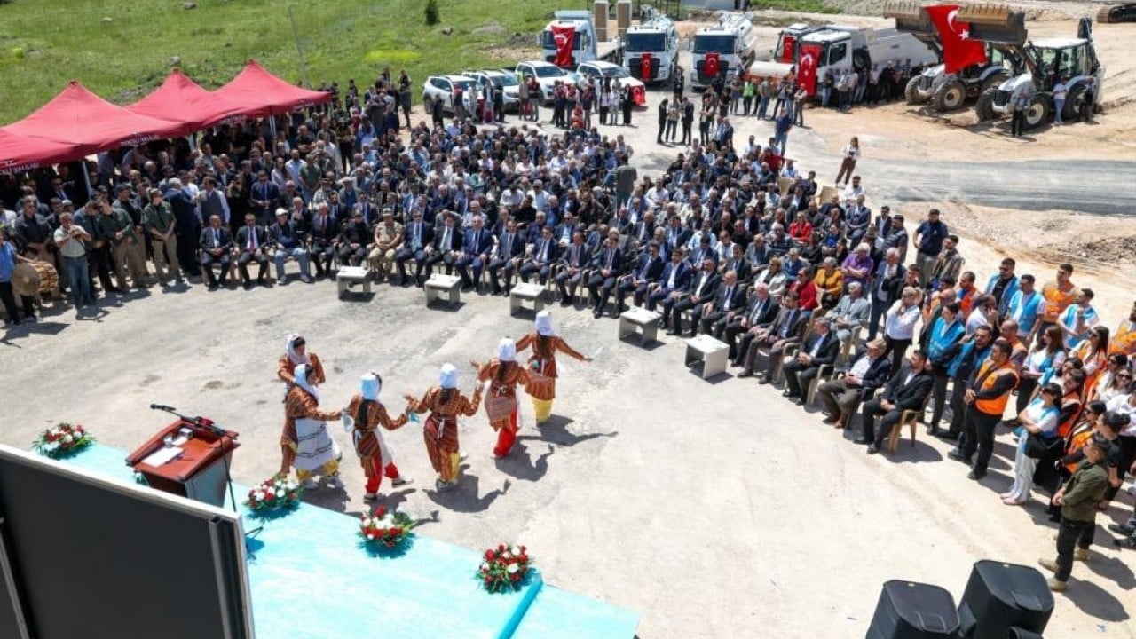 Foto - Hedef 120 kilometre sıcak asfalt Düğmeye basıldı yıpranmayan yola kavuşacak