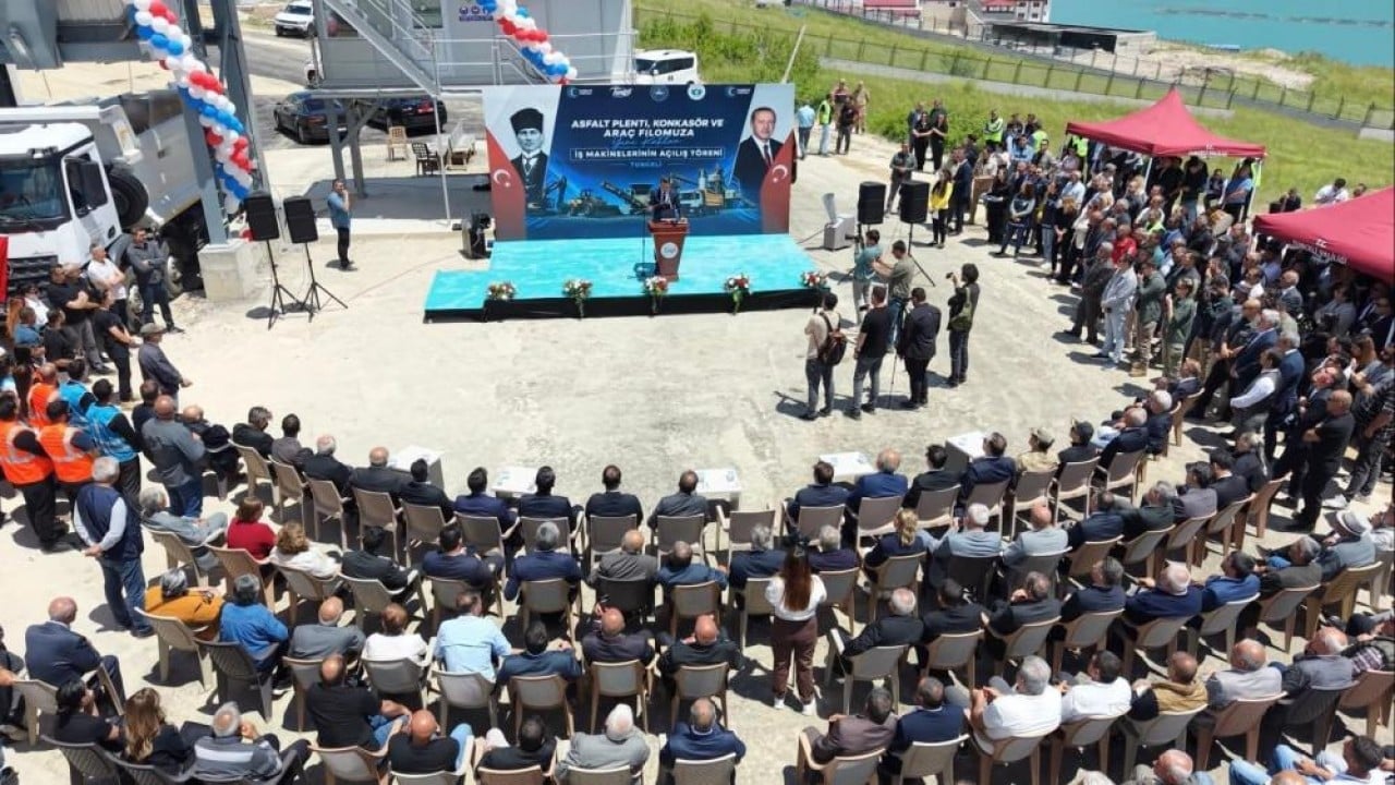 Foto - Hedef 120 kilometre sıcak asfalt Düğmeye basıldı yıpranmayan yola kavuşacak