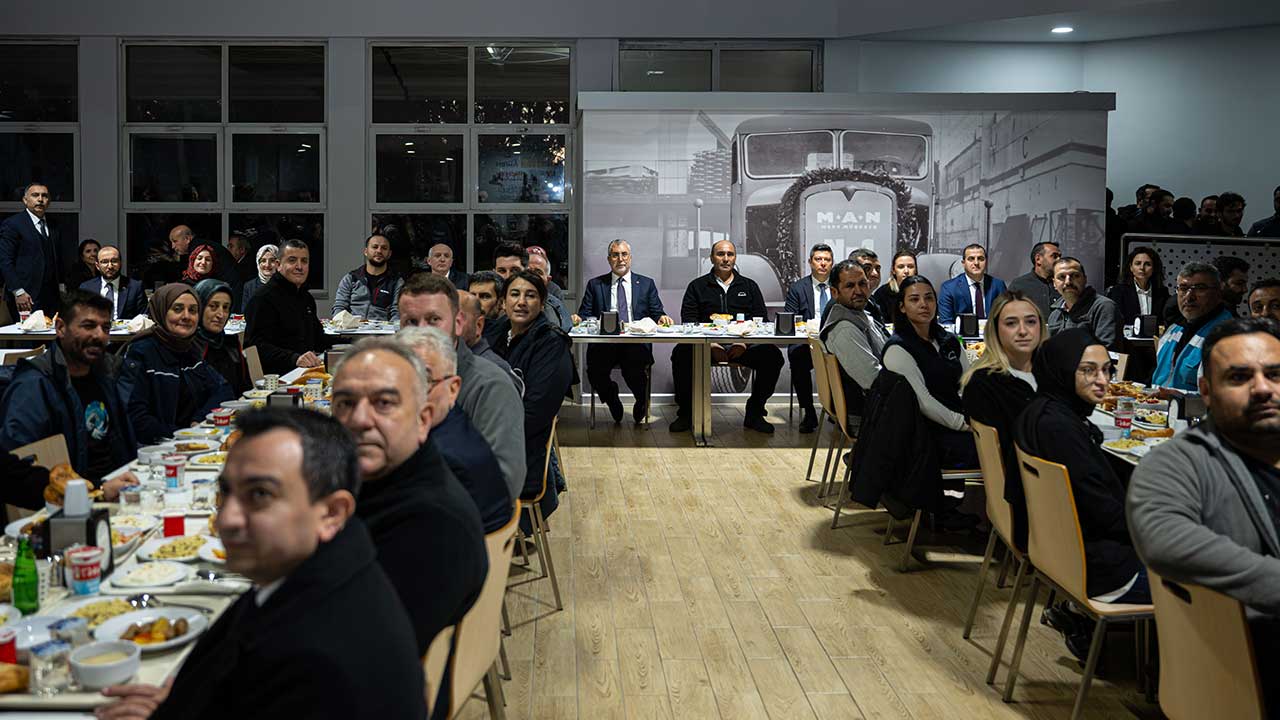 Foto - Helal olsun! Çalışma ve Sosyal Güvenlik Bakanı Vedat Işıkhan, gönülleri fethetti