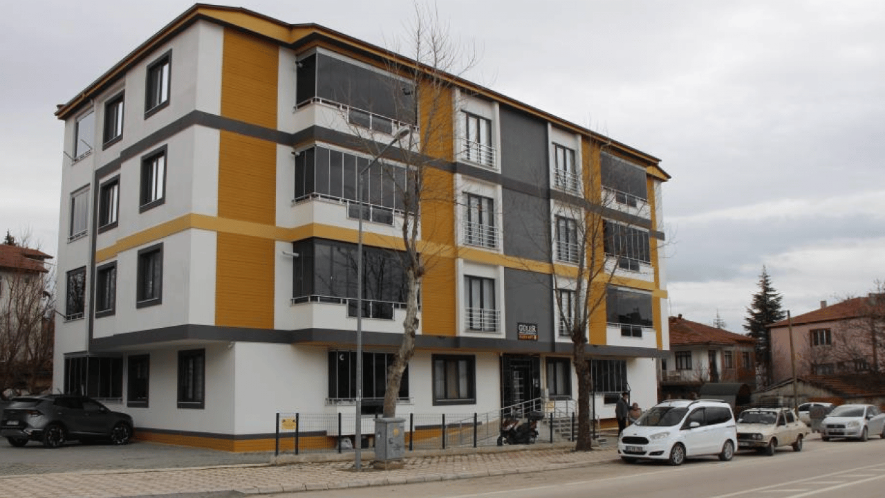 Foto - Helal olsun sana koca yürekli madenci! Önce enkazdan çıkardı, sonra evini açtı