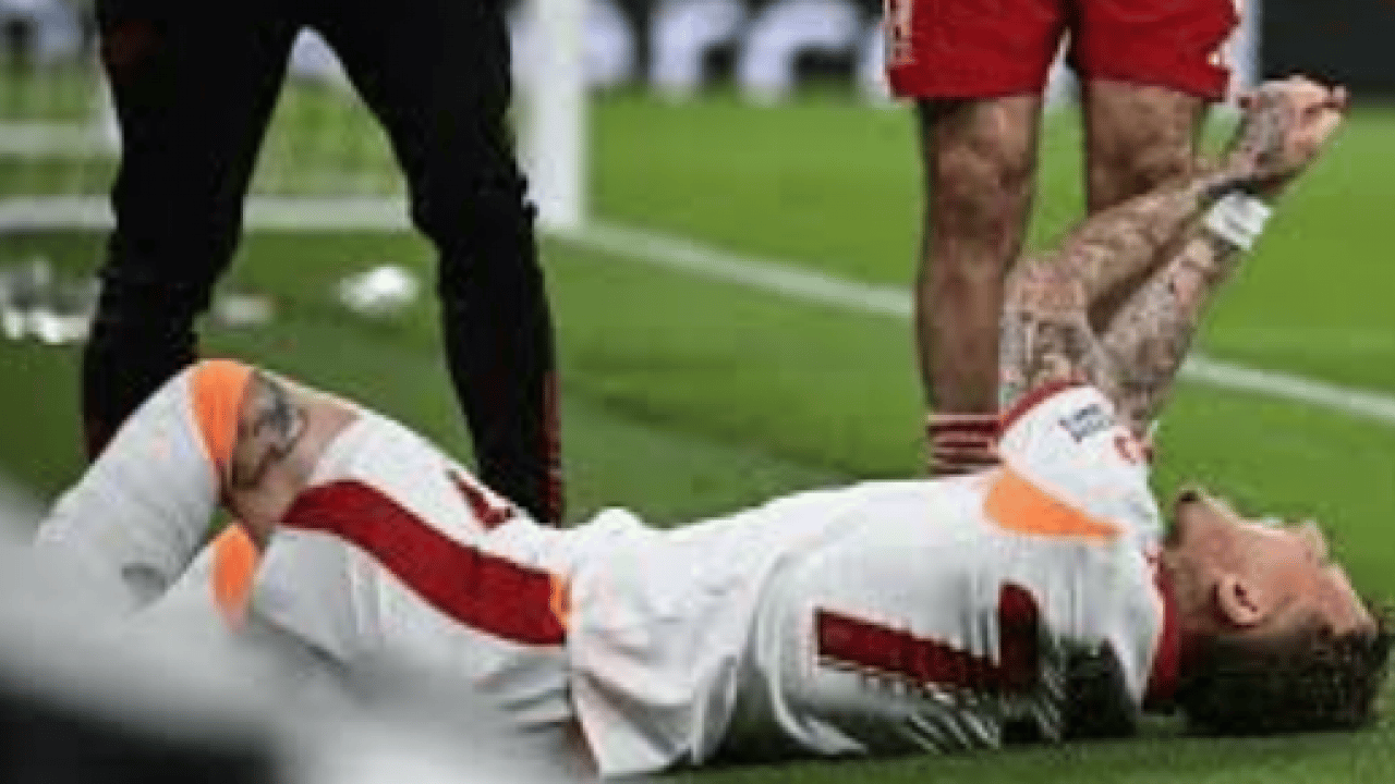 Foto - Helal olsun sana! Sneijder’den Liverpool’a tarihi ayar: Kopmuş parmağın hesabını verin!