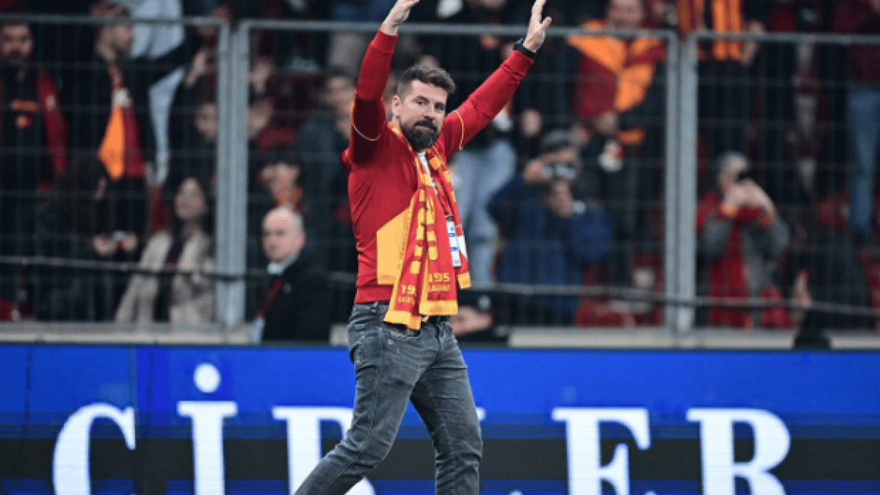 Foto - Hem Galatasaray hem de Liverpool forması giymiş 12 futbolcu