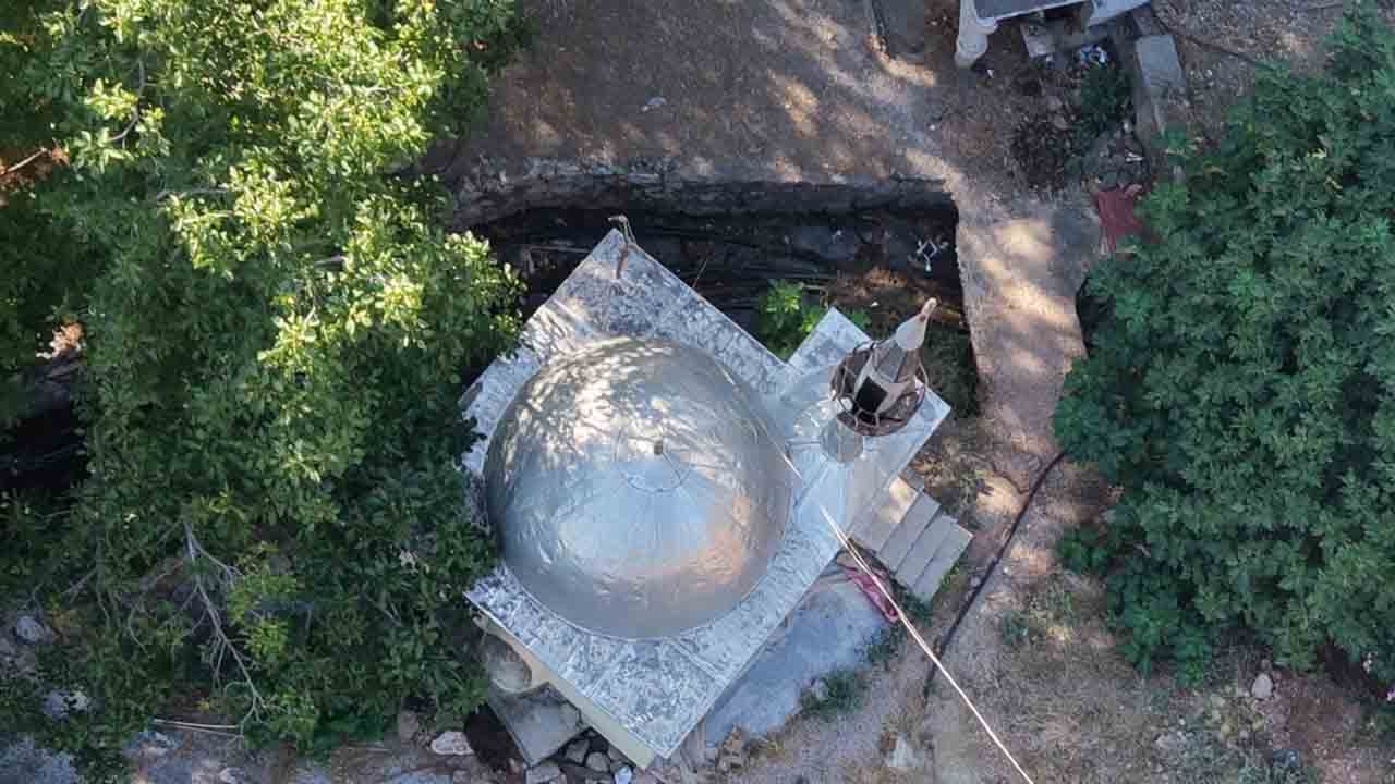 Foto - Hem ibadet noktası hem doğa harikası! Görüp de durmayan yok