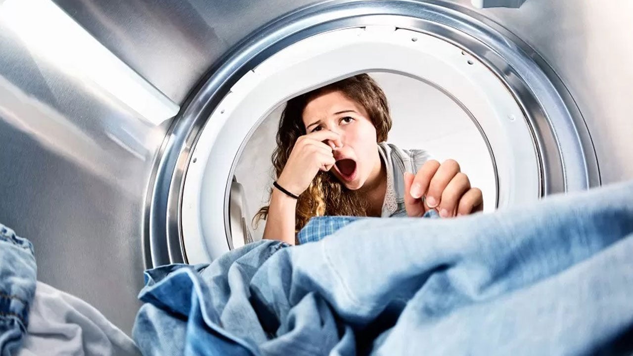 Hemen kontrol edin! Çamaşır makinenizde kokunun kaynağı meğer burasıymış