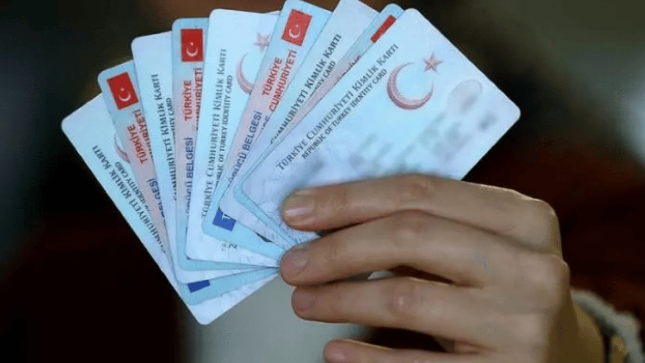 Foto - Soluğu mahkemede aldılar: Bu soyadını taşımaya dayanamadılar!