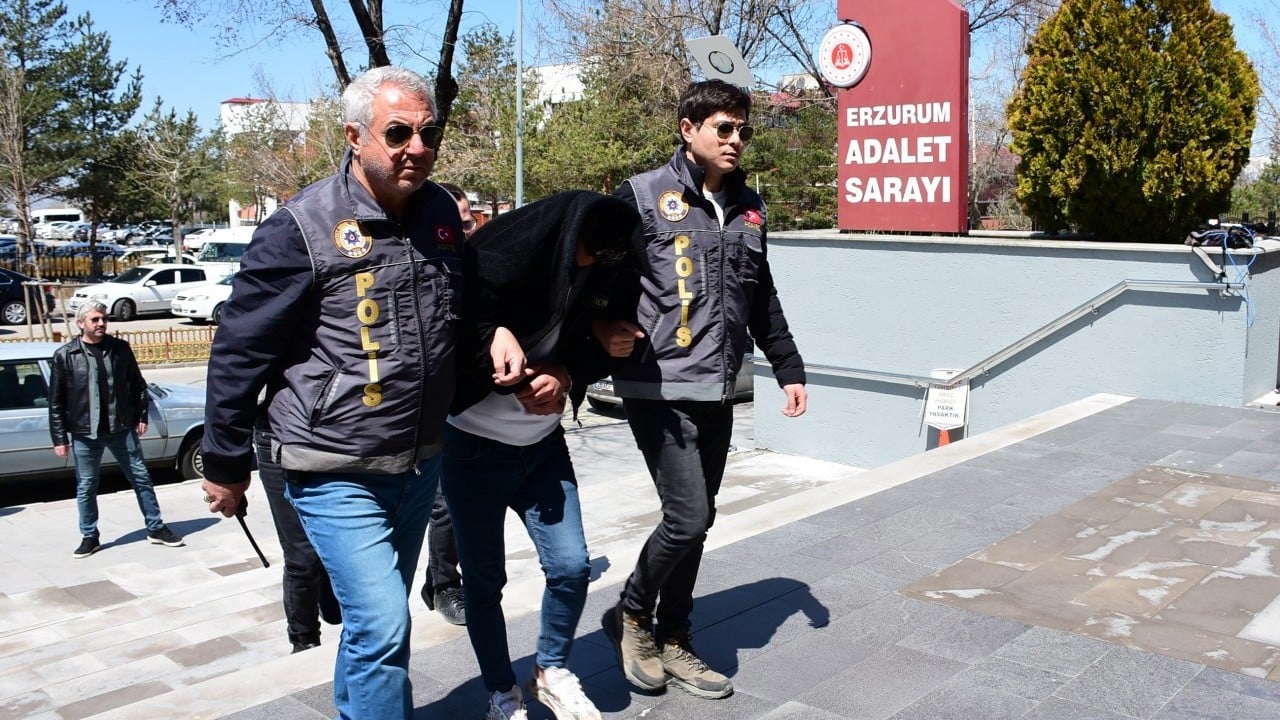 Foto - Hep aynı teraneler! Masaj salonunun ne çıktığını siz tahmin edin