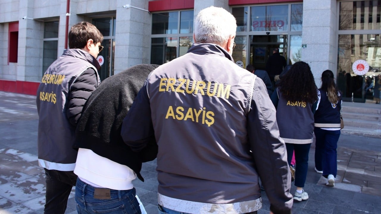 Foto - Hep aynı teraneler! Masaj salonunun ne çıktığını siz tahmin edin