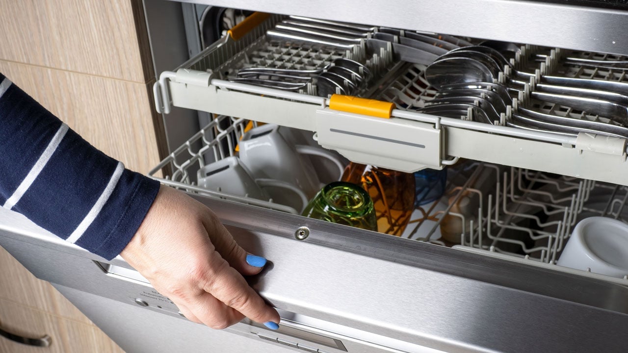 Hepimiz bu hatayı yapıyoruz! Bulaşıklar makineden kirli mi çıkıyor? 