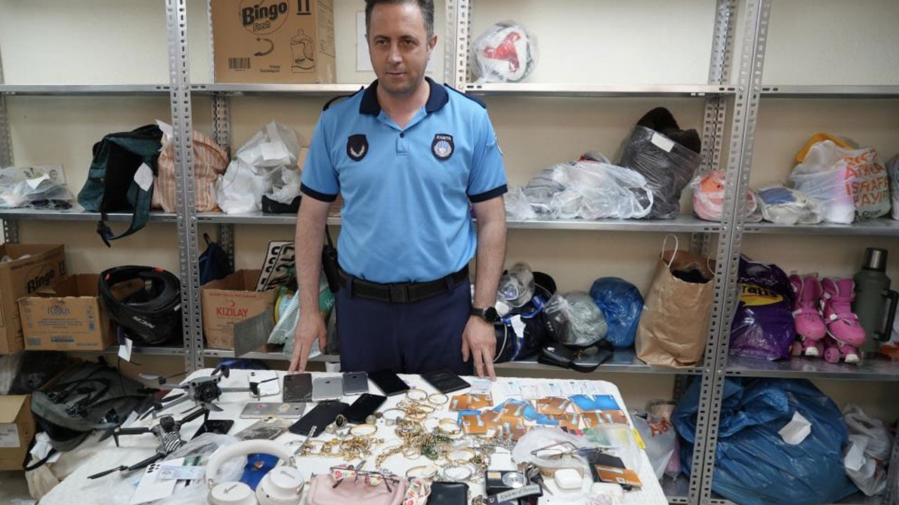Foto - Hepsi sahiplerini bekliyor! Gırgırdan ziynet eşyasına kadar her şey var
