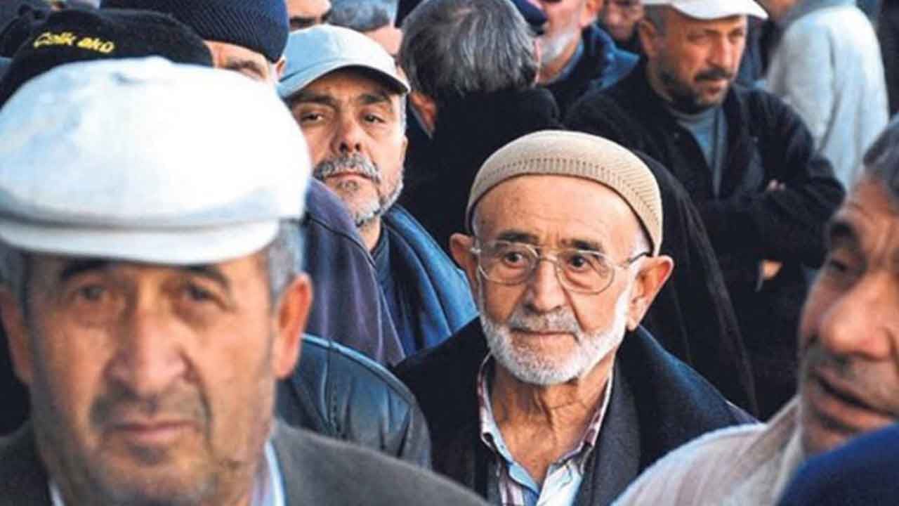 Her dediği çıkıyordu! En düşük emekli maaşının kaç para olacağını Türkiye'ye ilan etti