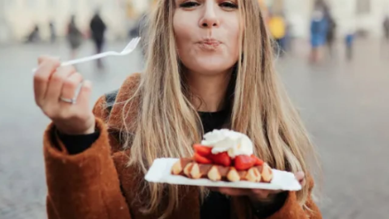 Her gün başınıza gelen tatlı krizlerinin ardındaki sır çözüldü! Damak tadıyla ilgisi yokmuş...