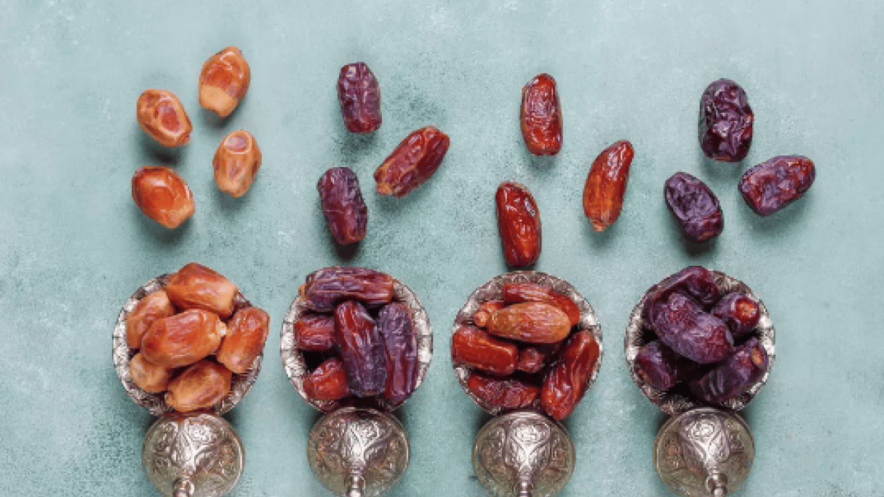 Foto - Her gün iftardan sonra bir fincan Türk kahvesinin yanında 2 hurma yerseniz...