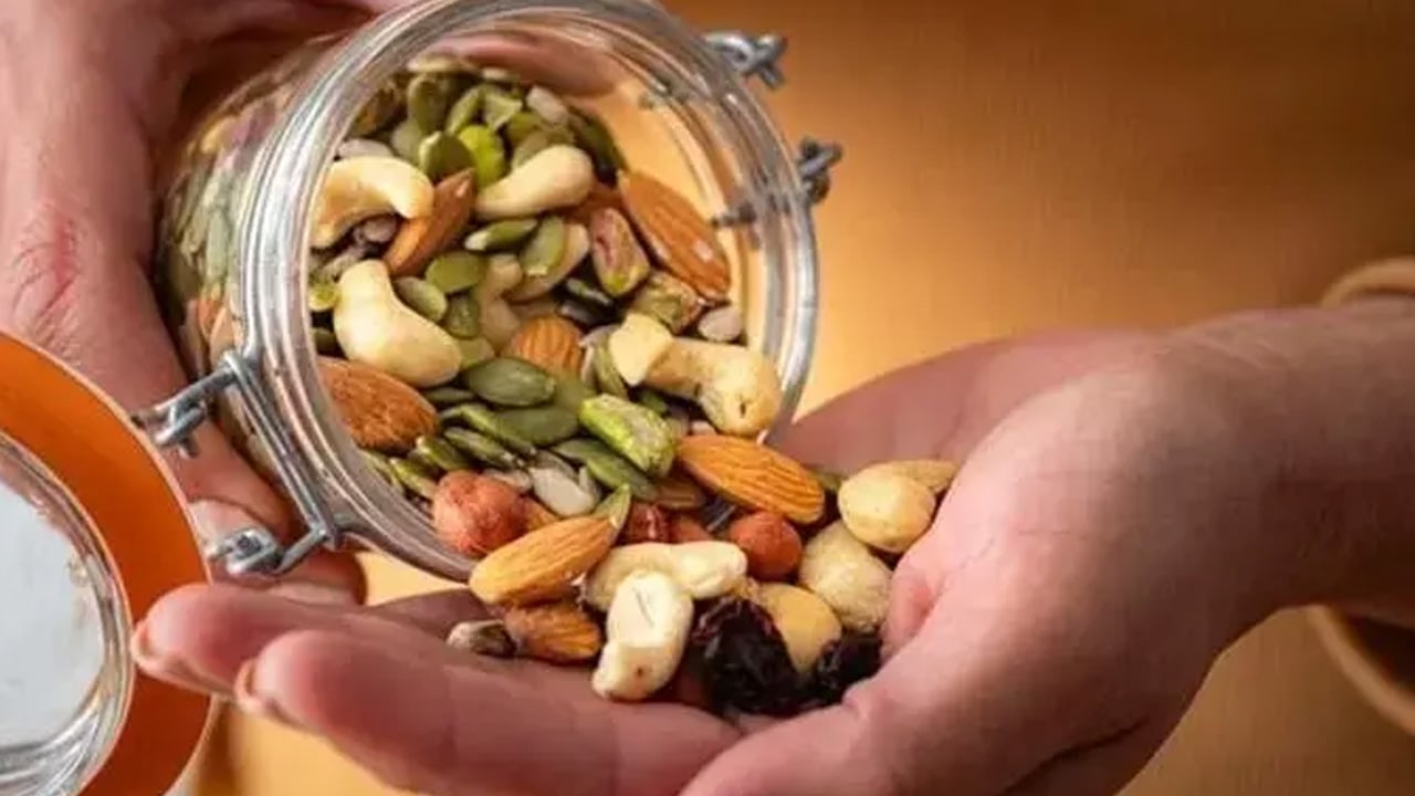Foto - Her şey bir anda sessiz sedasız yayılıyor: O kuruyemişi her gün bir avuç yemek gerekiyor! Kolesterolü bıçak gibi kesiyor
