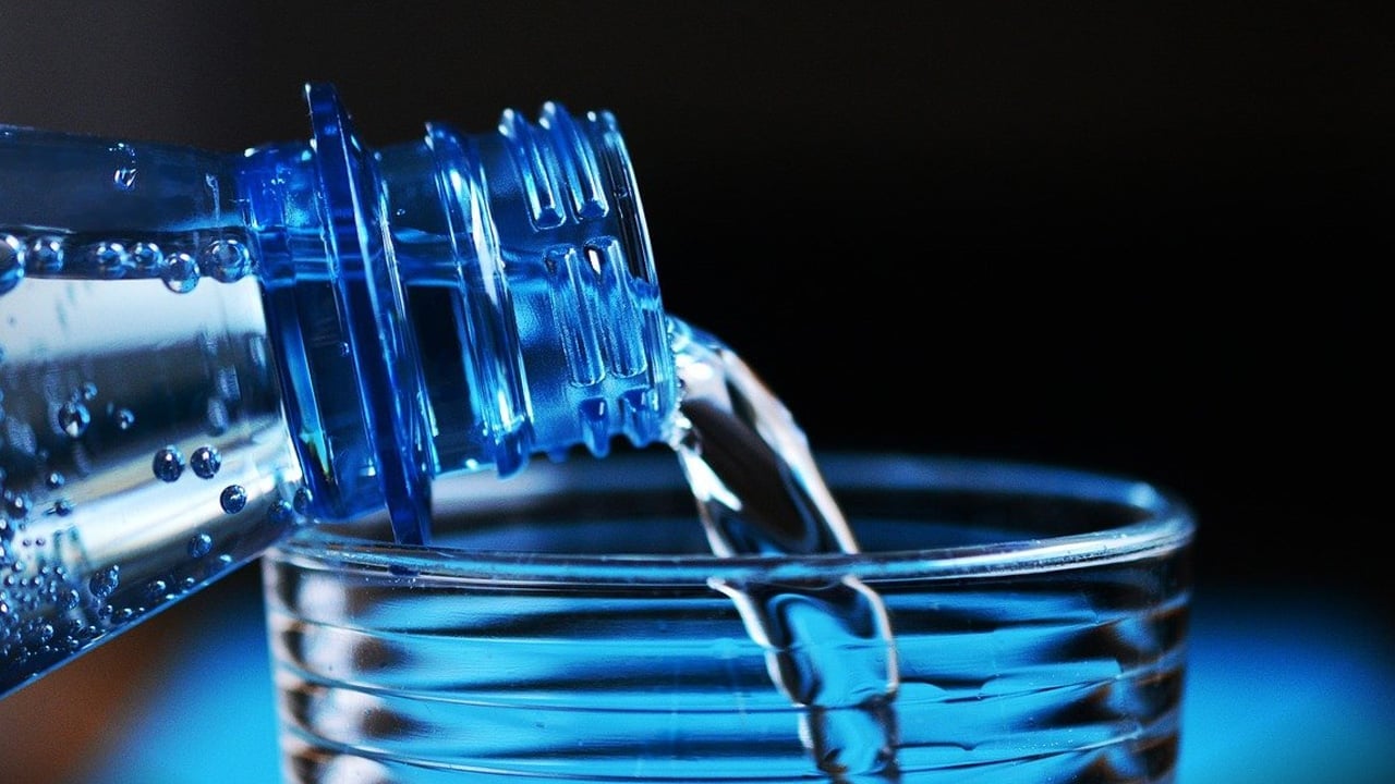Her şeyden önce günde 2,5 litre su için: Uzman isimler endişe duyuyor... Yaz için yeni hesaplama